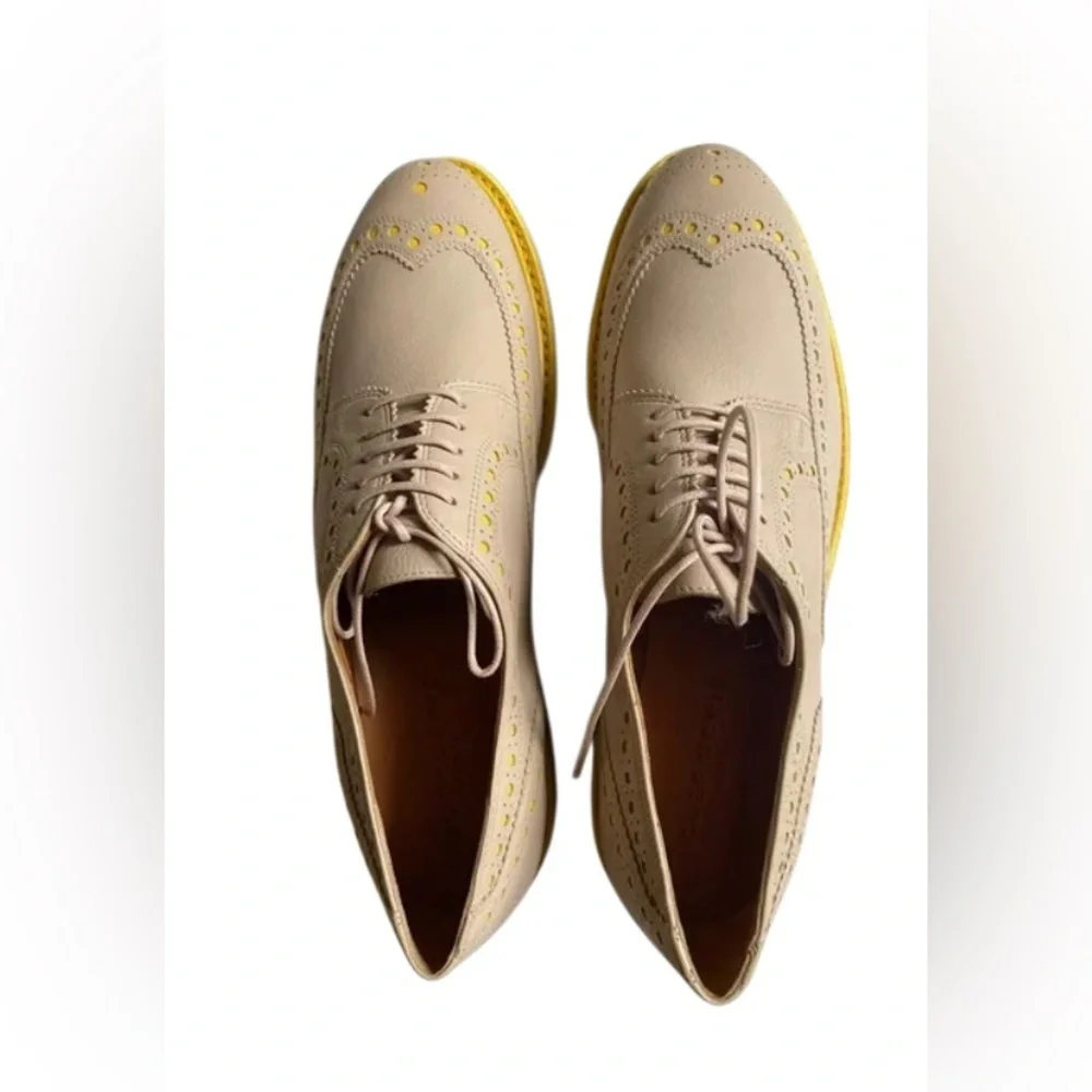New CLERGERIE Beige Trendy Yellow Trim Oxford Derbys size 38.5